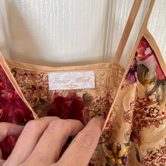 Vintage Floral Women's Robe / Nightgown Set Red and Gold - Picture 2 of 14